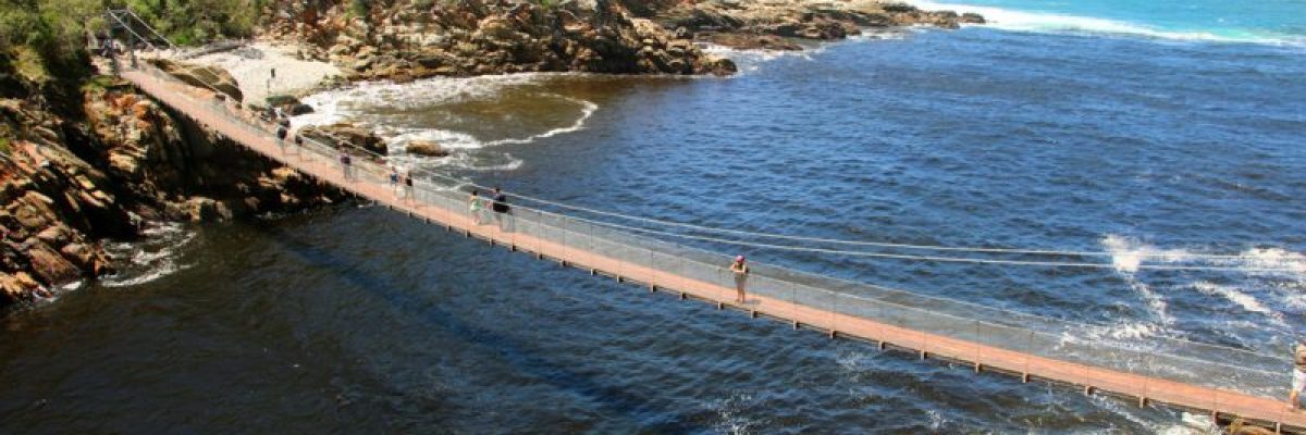 Garden-Route-itinerary-Suspension-bridge-Storms-River-Mouth-800x534